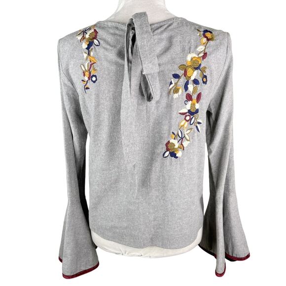 THML Riverside Top Small Gray Embroidered Floral Bell Sleeves Tie New - Picture 2 of 11